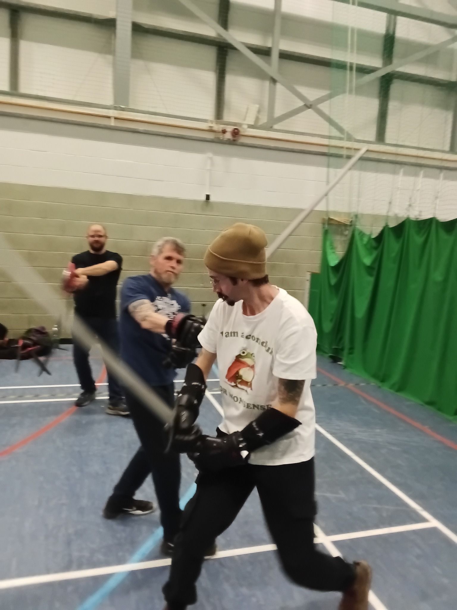Dynamic lunge during longsword sparring